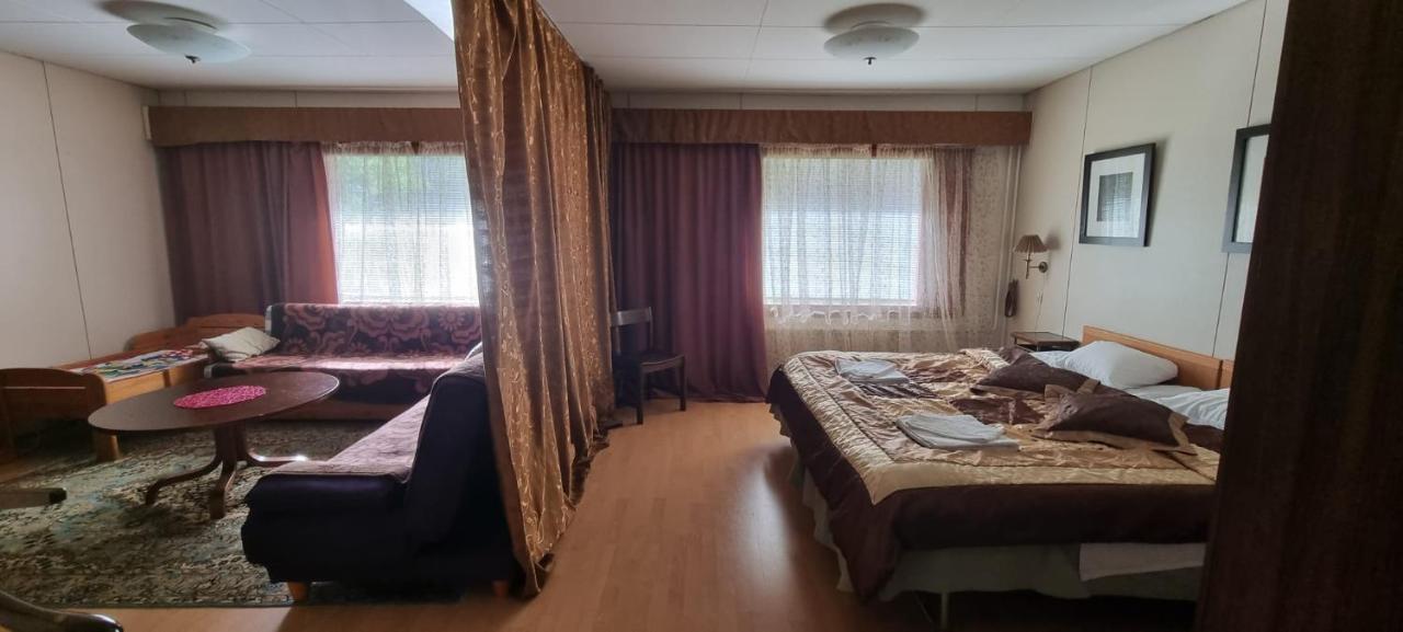 Hotel Villa Vanessa Siltakyla ภายนอก รูปภาพ